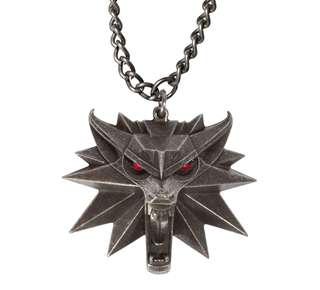 The Witcher 3: Wild Hunt Medallion and Chain with LED Eyes-N/A-N/A