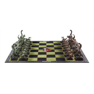 Noble Collection Universal - Jurassic Park Chess Set